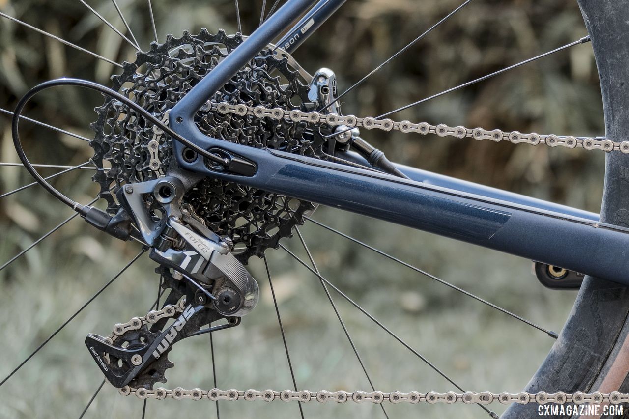 The 1x drivetrain features a SRAM Force 1 rear derailleur and a spinny 10-42t cassette spread. 2020 Specialized Diverge Expert Gravel Bike. © C. Lee / Cyclocross Magazine