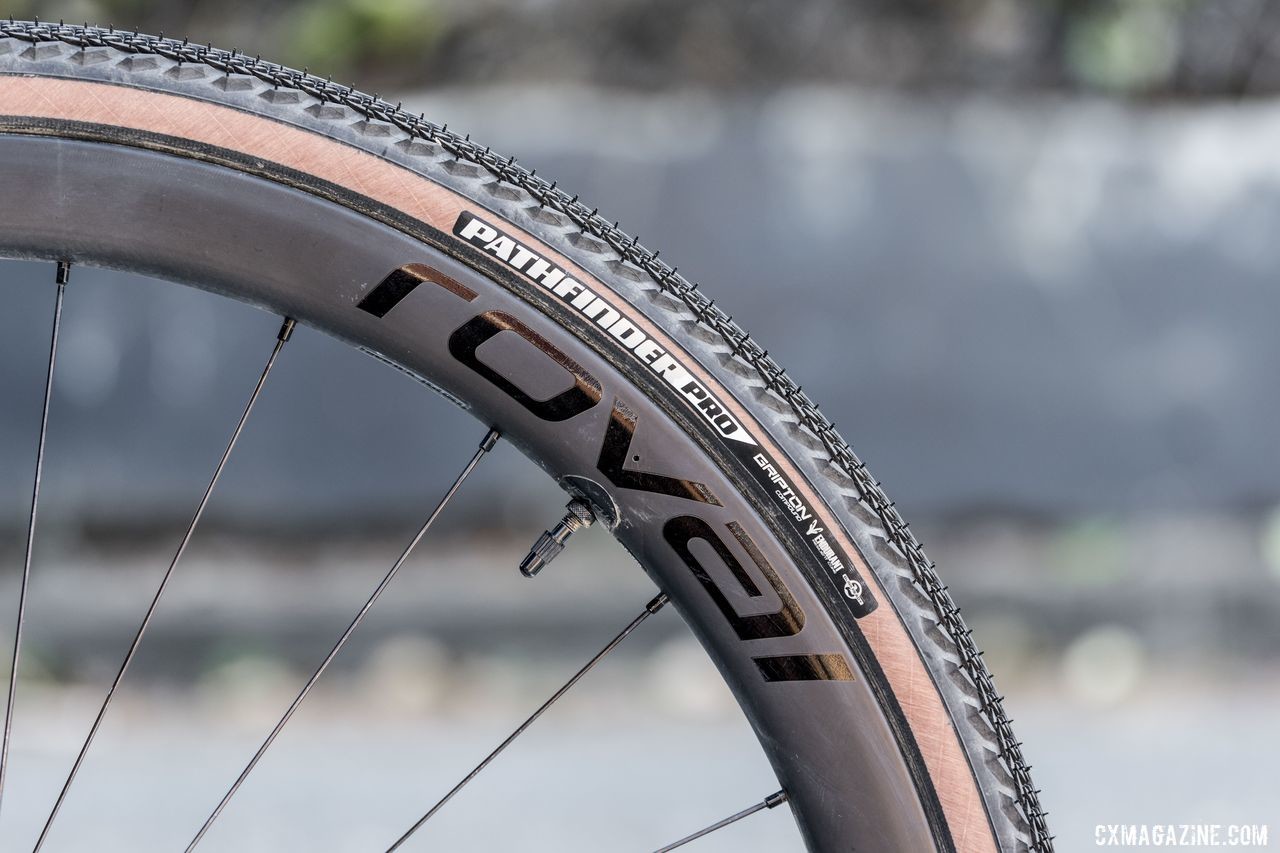 The Expert Diverge comes stock with Specialized Pathfinder Pro 38mm tires on Specialized Roval C38 carbon disc wheels. 2020 Specialized Diverge Expert Gravel Bike. © C. Lee / Cyclocross Magazine