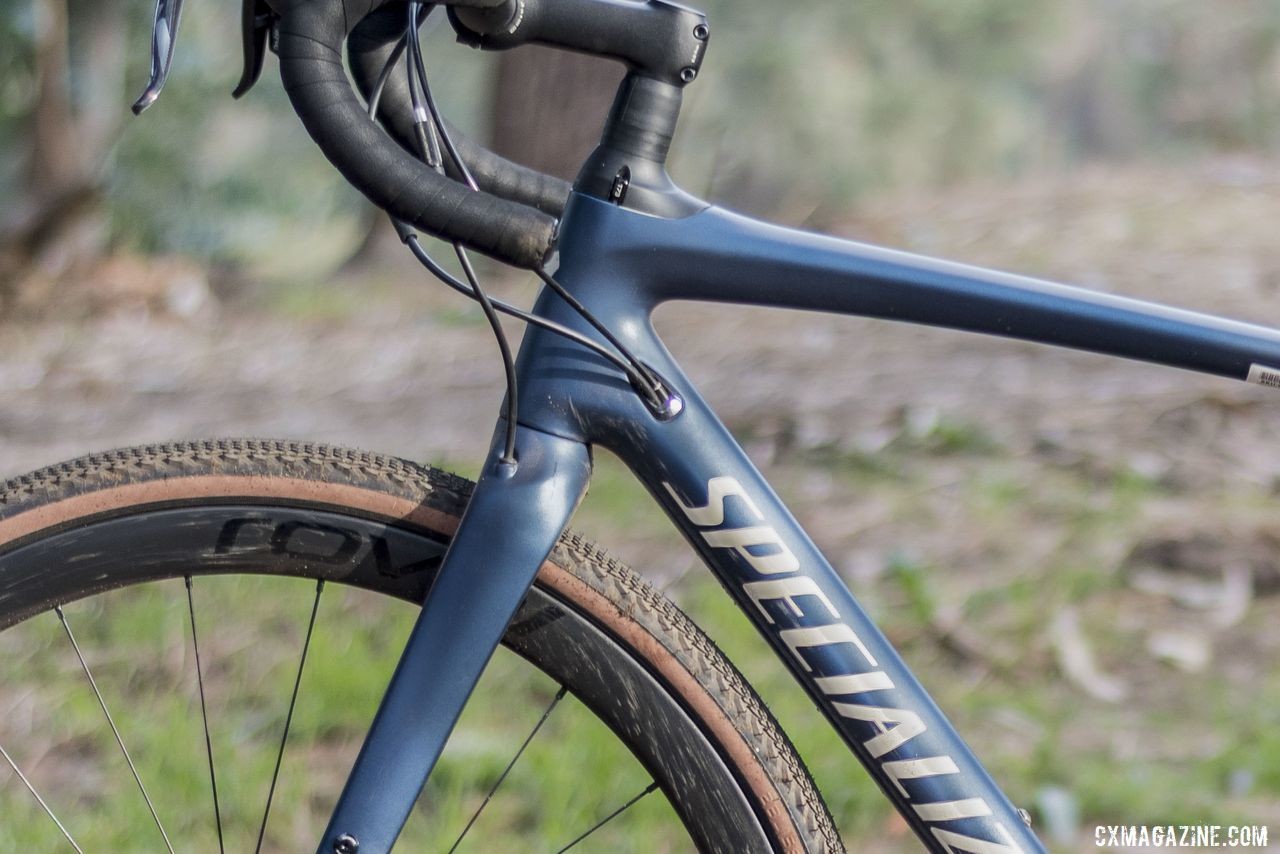 The Diverge has internal routing through the frame and fork. 2020 Specialized Diverge Expert Gravel Bike. © C. Lee / Cyclocross Magazine