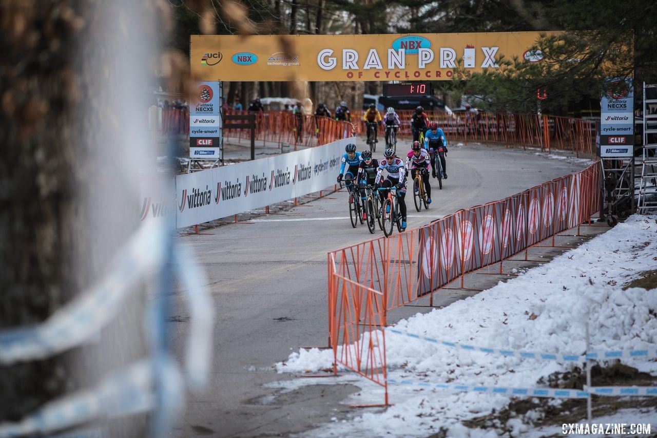 The Elite Women kick off the last race of the 2019 Vittoria Series. 2019 NBX Gran Prix of Cross Day 2. © Angelica Dixon