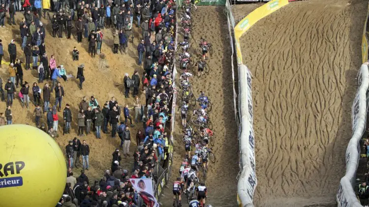 The Elite Men scramble up the sandy wall in Lap 1. 2019 Superprestige Zonhoven. © B. Hazen / Cyclocross Magazine