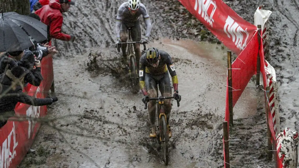 Toon Aerts put pressure on early in the race. 2019 World Cup Namur. © B. Hazen / Cyclocross Magazine