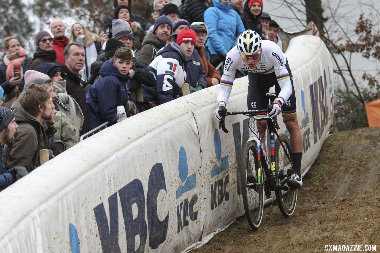 Mathieu van der Poel attacked and broke free to go solo off the front. 2019 World Cup Zolder. © B. Hazen / Cyclocross Magazine