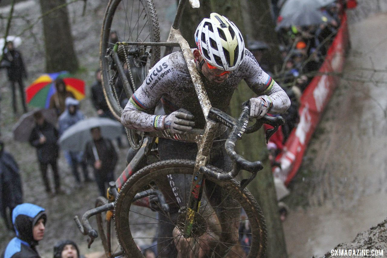 Van der Poel was aggressive on the run-ups 2019 World Cup Namur. © B. Hazen / Cyclocross Magazine