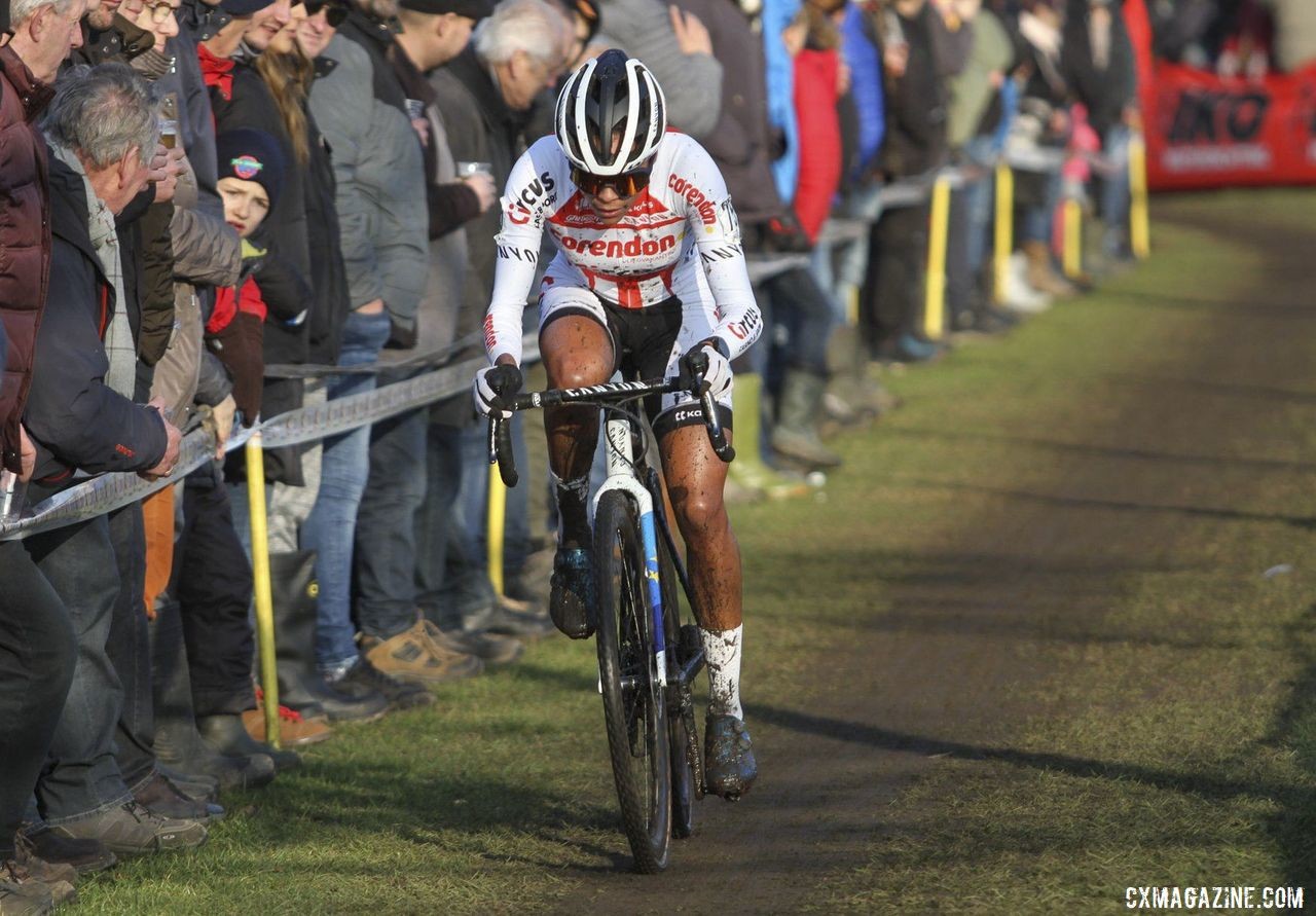 Ceylin Alvarado was the head of the class in Loenhout. 2019 Azencross, Loenhout. © B. Hazen / Cyclocross Magazine