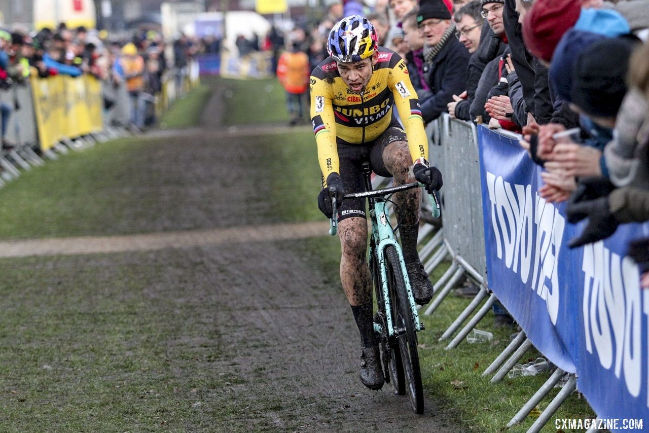 Wout van Aert battled hard and finished fifth. 2019 Azencross, Loenhout. © B. Hazen / Cyclocross Magazine