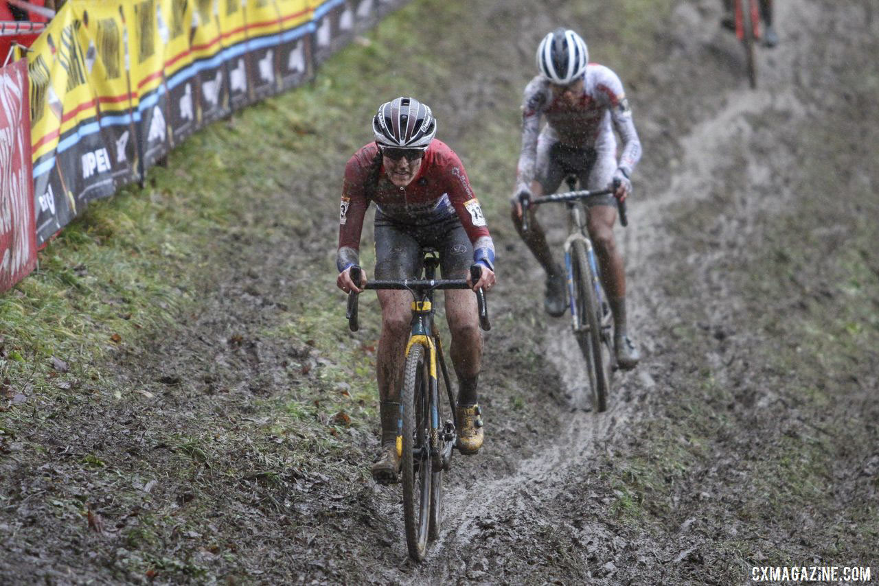 Brand put pressure on Alvarado midway through the race. 2019 World Cup Namur. © B. Hazen / Cyclocross Magazine