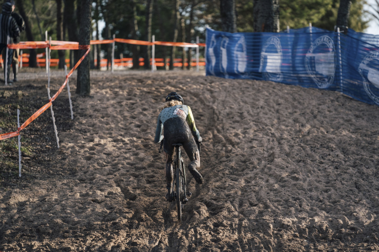 The sandpit provided a mini-Koksijde-esque challenge. 2019 Ruts n' Guts Day 1. © P. Means / Cyclocross Magazine