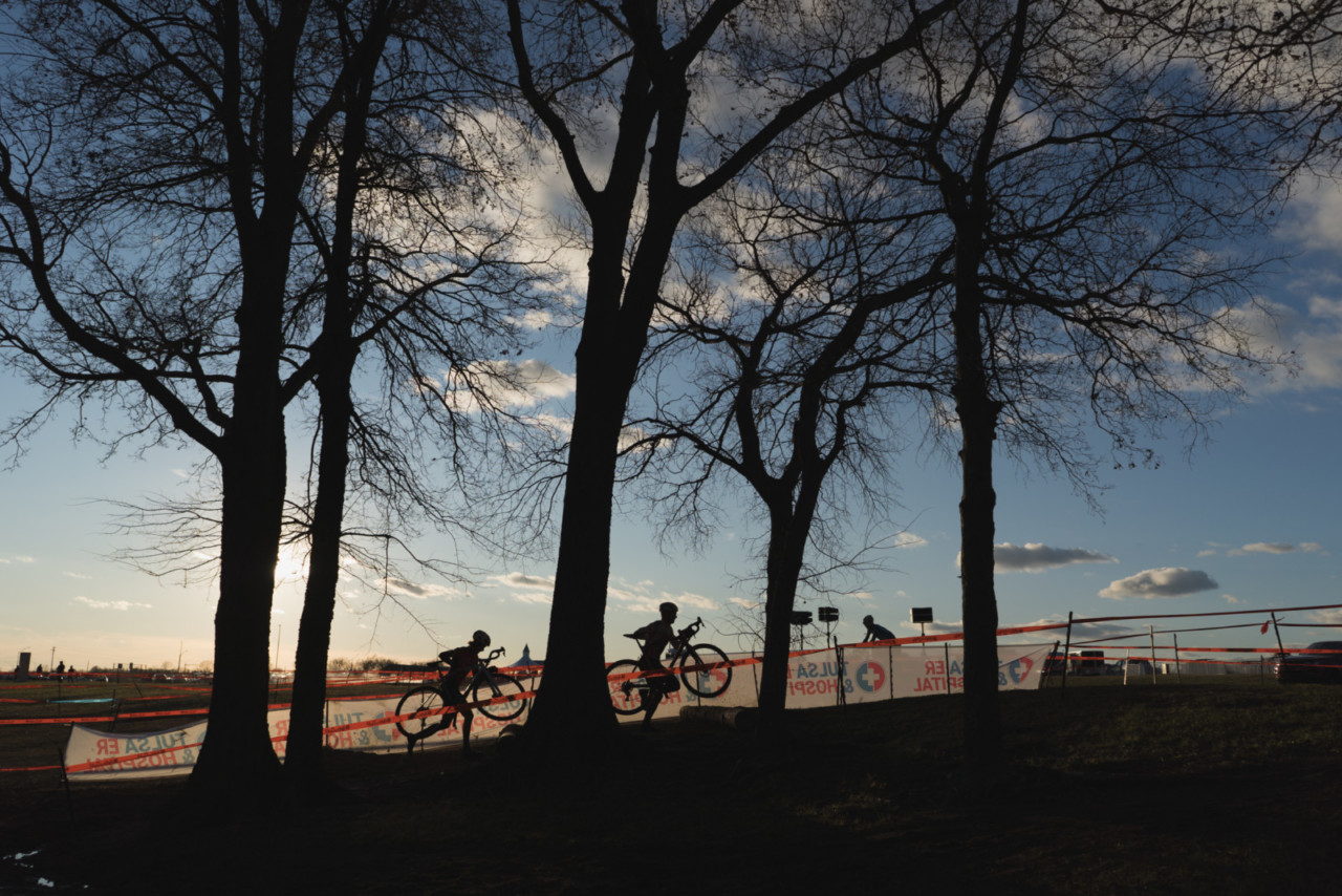 Lance Haidet and Michael van den Ham flow up the stairs. 2019 Ruts n' Guts Day 2. © P. Means / Cyclocross Magazine