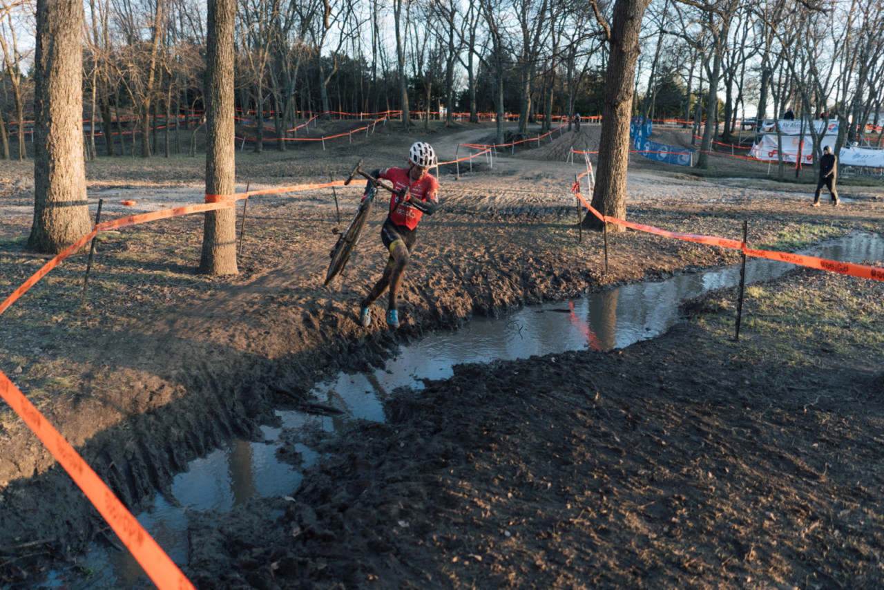 Lance Haidet plays it a little safe and hops the ditch. 2019 Ruts n' Guts Day 2. © P. Means / Cyclocross Magazine