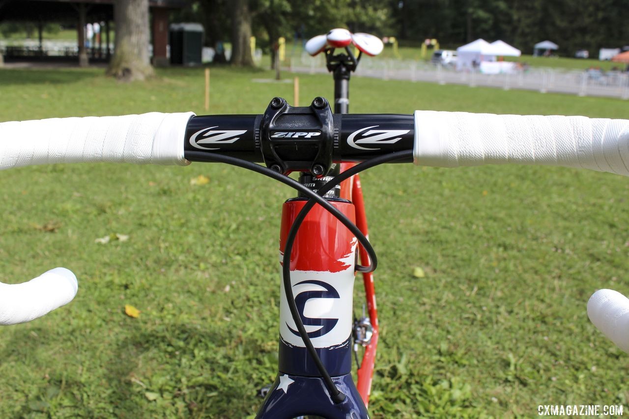 Hyde and his teammates run the Zipp Service Course SL-80 handlebar. Stephen Hyde's 2019 Cannondale SuperX. © Z. Schuster / Cyclocross Magazine