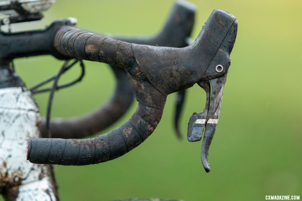 Swartz's handlebar was tipped down a bit. He shifted with Force HRD shift-brake levers. Caleb Swartz's Lakewood Nationals Collegiate Varsity Trek Boone. © A. Yee / Cyclocross Magazine