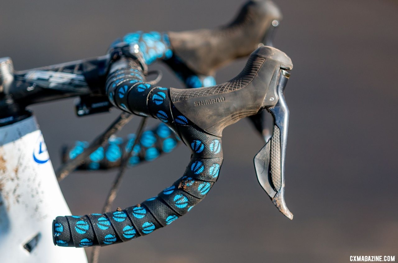 Brunner controlled his shifting and braking with Ultegra R8070 dual-control levers. Eric Brunner's 2019 U23 National Championships Blue Norcross Team Edition. © A. Yee / Cyclocross Magazine