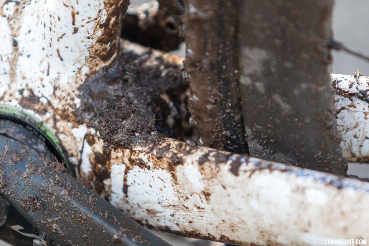 The Norcross SL claims clearance for tires up to 38mm wide. Brunner's 33mm tires avoided having mud pack up. Eric Brunner's 2019 U23 National Championships Blue Norcross Team Edition. © A. Yee / Cyclocross Magazine