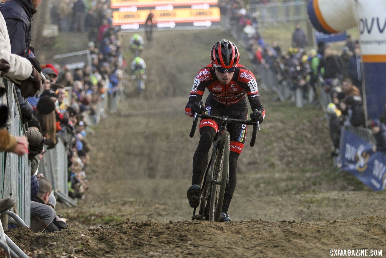 Eli Iserbyt re-upped his contract with the Sauces. 2020 GP Sven Nys, Baal. © B. Hazen / Cyclocross Magazine