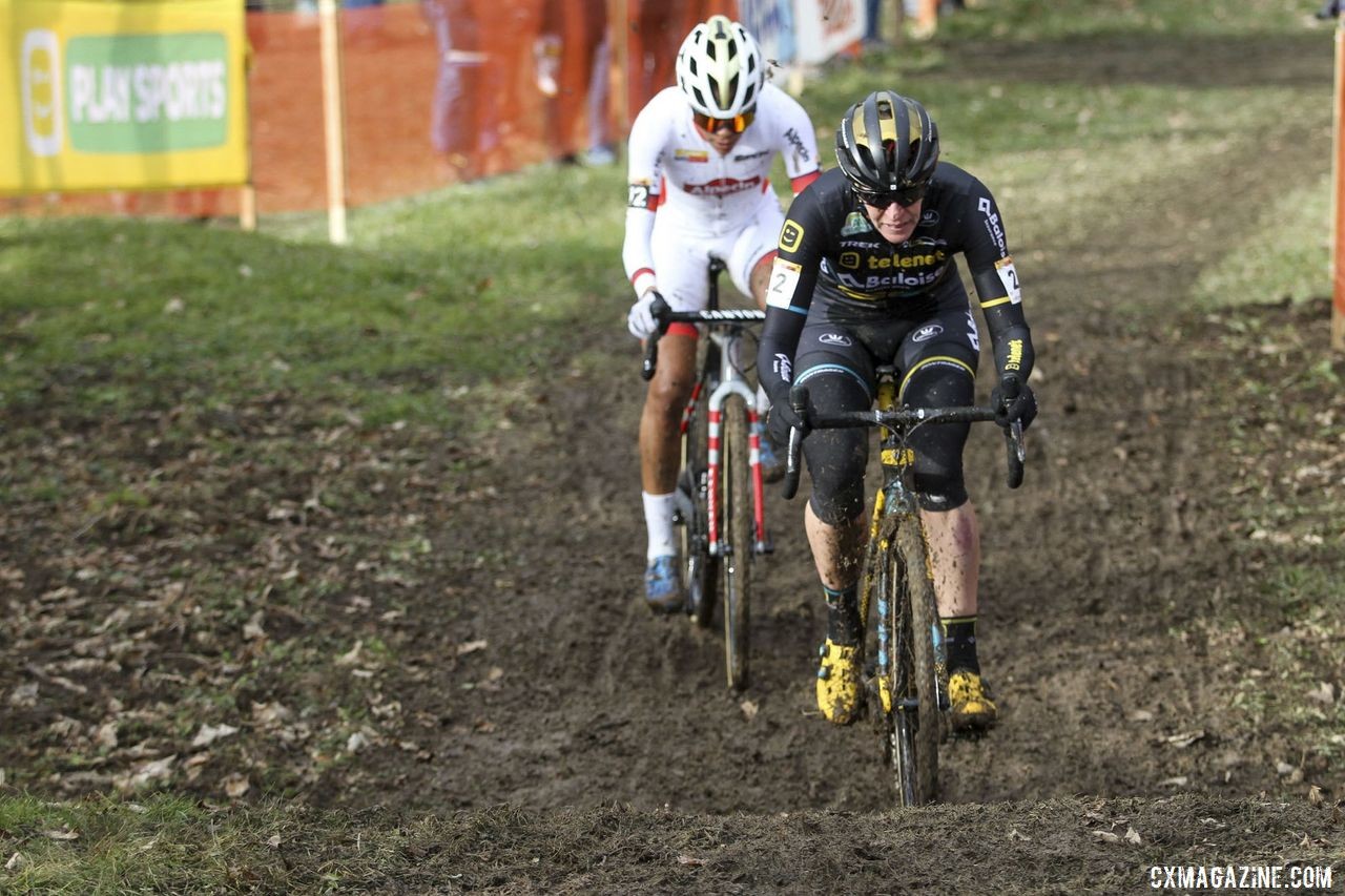 Ellen Van Loy was in vintage form getting off to a fast start at Nommay. 2020 World Cup Nommay, France. © B. Hazen / Cyclocross Magazine