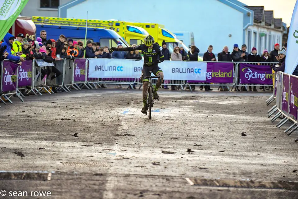 David Conroy won the Men's race. © Sean Rowe