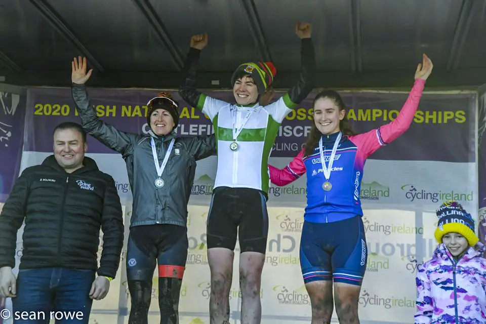 Women's podium: Maria Larkin, Michelle Geoghan and Lucy O’Donnell. © Sean Rowe © Sean Rowe