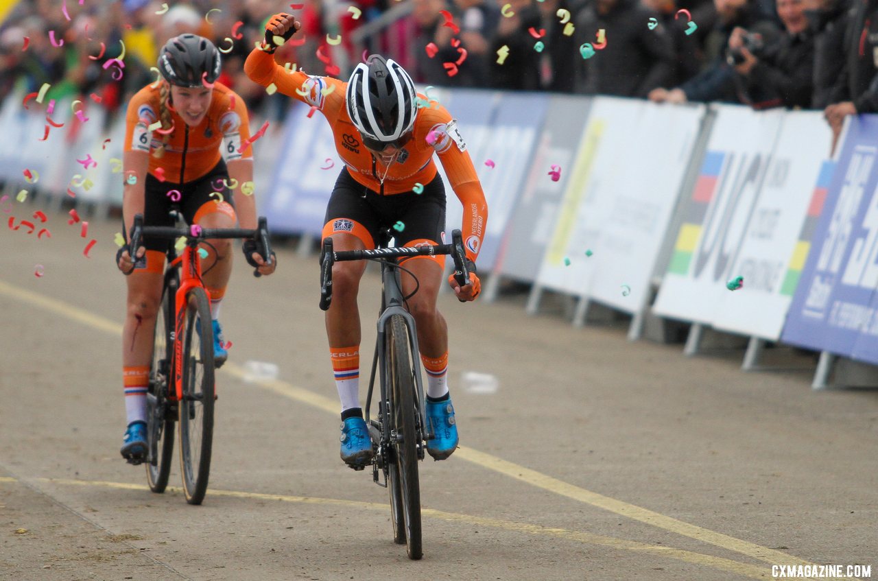 Ceylin del Carmen Alvarado outkicked Annemarie Worst in an instant thriller. 2020 UCI Cyclocross World Championships, Dübendorf, Switzerland. © B. Hazen / Cyclocross Magazine