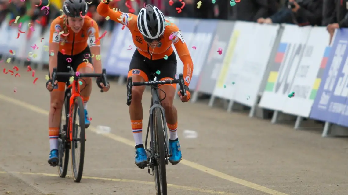 Ceylin del Carmen Alvarado outkicked Annemarie Worst in an instant thriller. 2020 UCI Cyclocross World Championships, Dübendorf, Switzerland. © B. Hazen / Cyclocross Magazine