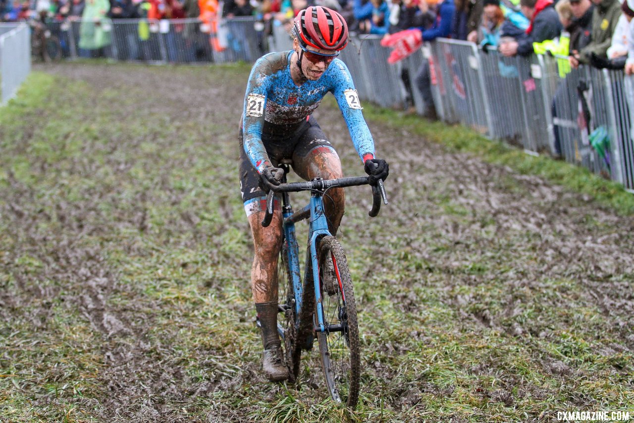 Ruby West surged into medal contention, riding into third on the second lap. U23 Women, 2020 UCI Cyclocross World Championships, Dübendorf, Switzerland. © B. Hazen / Cyclocross Magazine