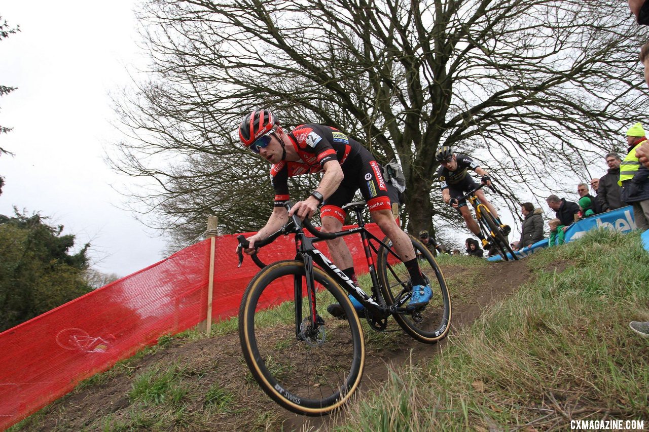 Iserbyt led ahead of van der Haar. Elite Men. 2020 Vestingcross Hulst. © B. Hazen / Cyclocross Magazine