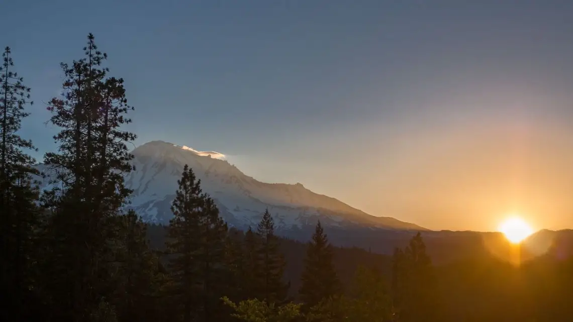 Who wouldn't want to ride with such scenery? Mount Shasta in the late summer. © A. Yee / Cyclocross Magazine