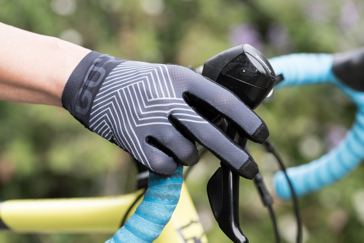 Review: Gore C7 Windstopper Pro Zip-Off Jersey and C7 Pro Gloves
