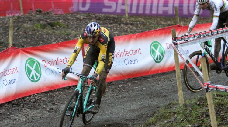 Van Aert brought back Pidock. 2020 UCI Cyclocross World Cup, Elite Men. © Cyclocross Magazine
