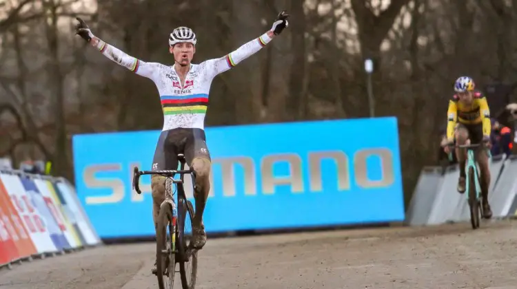 It took everything he had, but Van der Poel is back on top. 2020 UCI Cyclocross World Cup, Elite Men. © Cyclocross Magazine