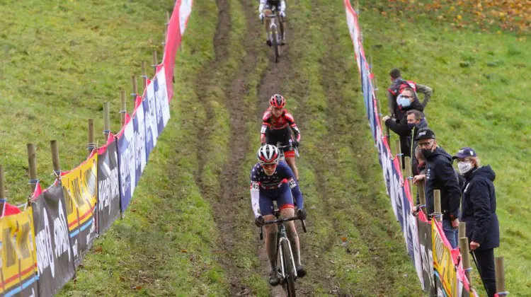 Honsinger leads Betsema on the infamous off-cambers. 2020 Namur UCI Cyclocross World Cup Women. © Cyclocross Magazine