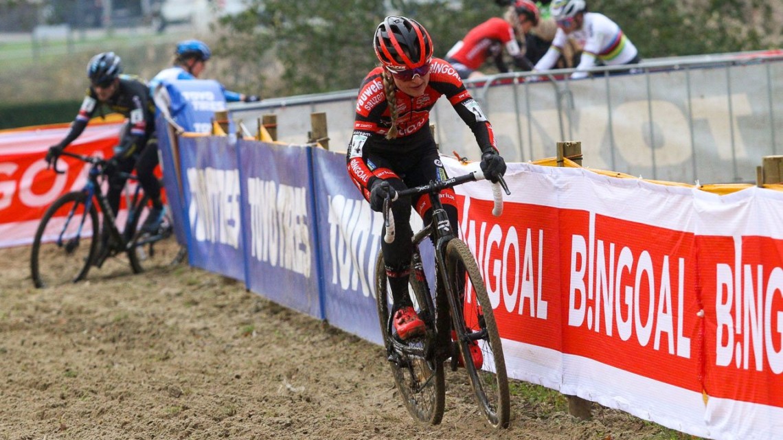 Denise Betsema at the front at 2020 Superprestige Boom. © Cyclocross Magazine