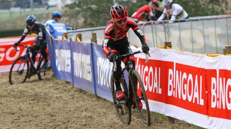 Denise Betsema at the front at 2020 Superprestige Boom. © Cyclocross Magazine