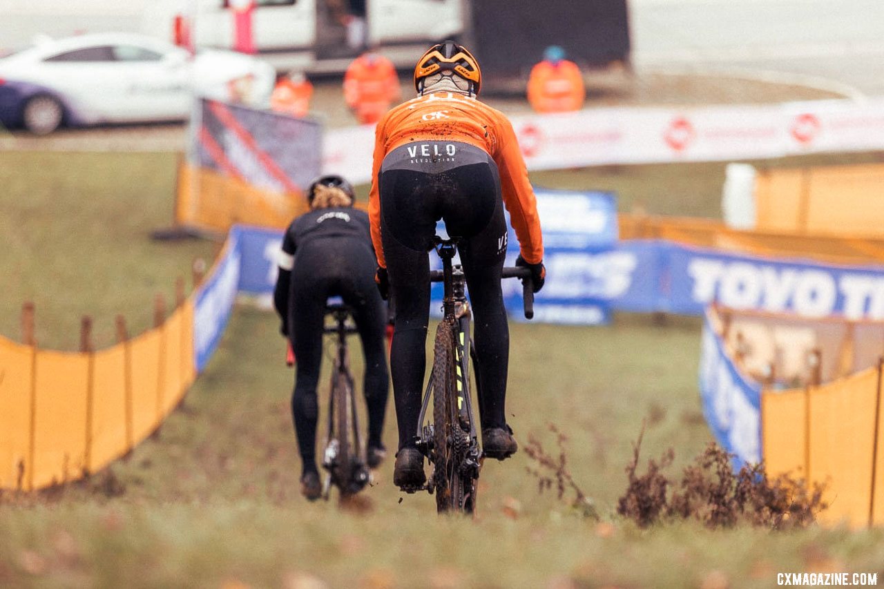 Corey Coogan Cisek finds the best lines in pre-ride. photo: fellusch.com