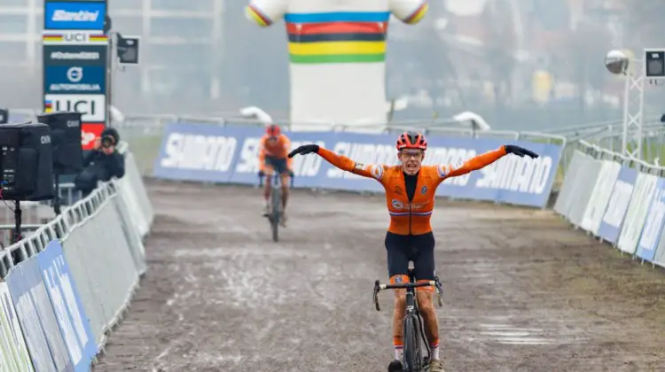 Pim Ronhaar wins the U23 Men, 2021 Cyclocross World Championships, Ostend, Belgium. © Alain Vandepontseele / Cyclocross Magazine