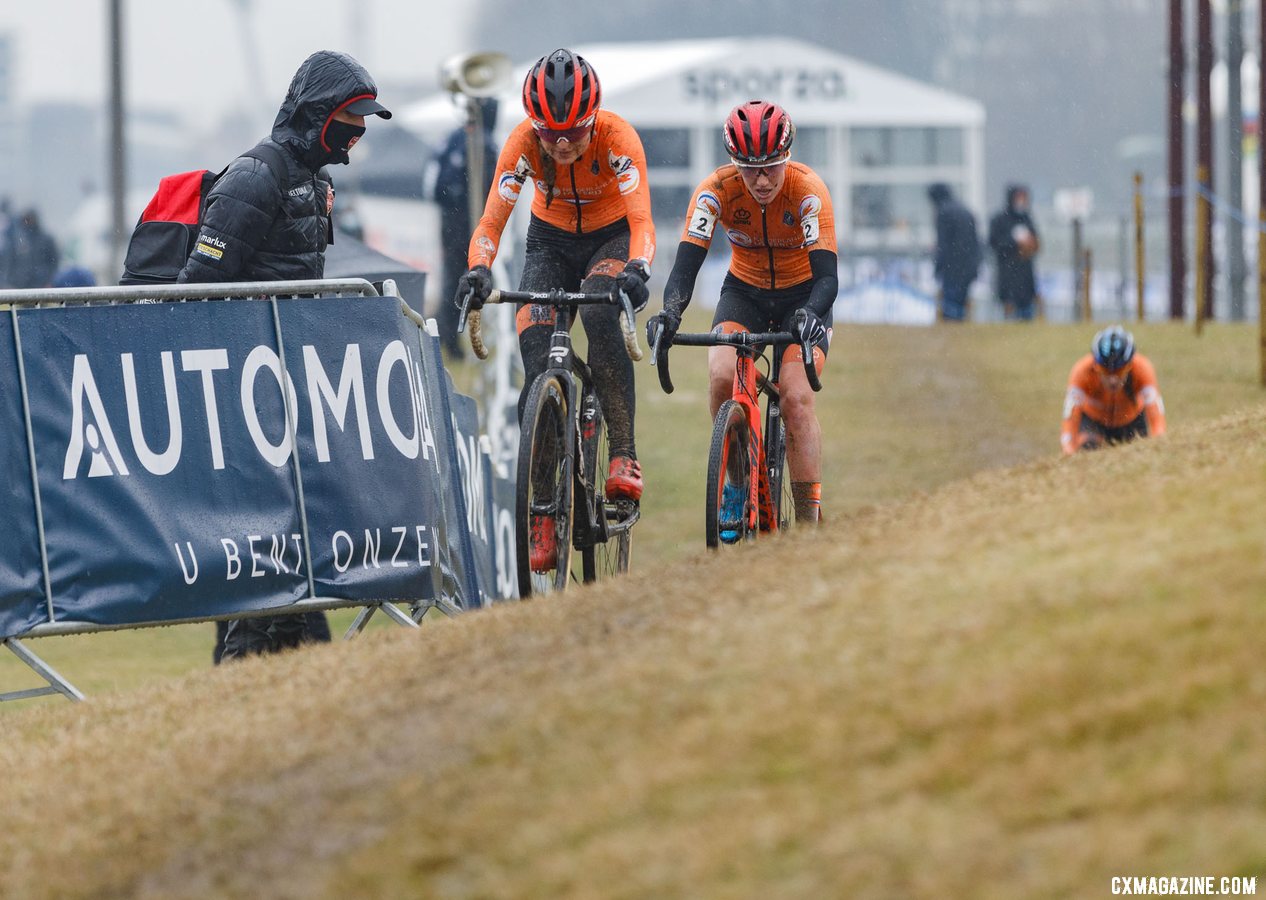 Denise Betsema started fast and held on for third. Elite Women, 2021 Cyclocross World Championships, Ostend, Belgium. © Alain Vandepontseele / Cyclocross Magazine