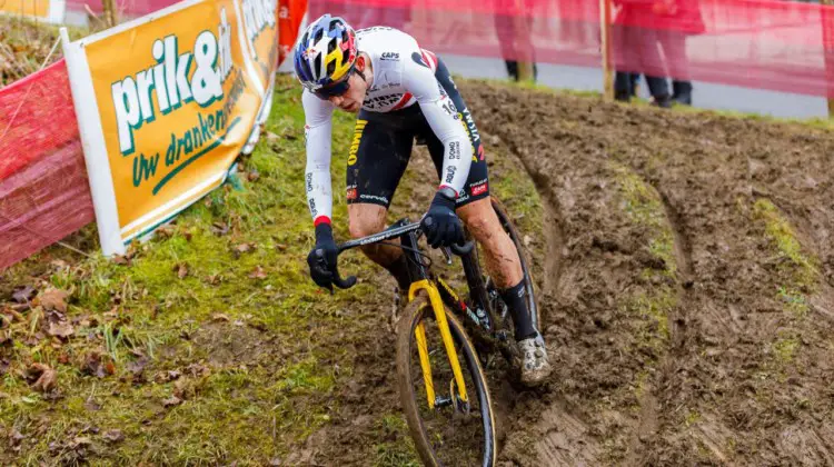 Wout van Aert slid to race and series victory at the 2021 UCI Overijse Cyclocross World Cup. © Alain Vandeponteseele / Cyclocross Magazine