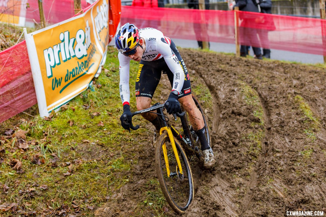 Wout van Aert slid to race and series victory at the 2021 UCI Overijse Cyclocross World Cup. © Alain Vandeponteseele / Cyclocross Magazine