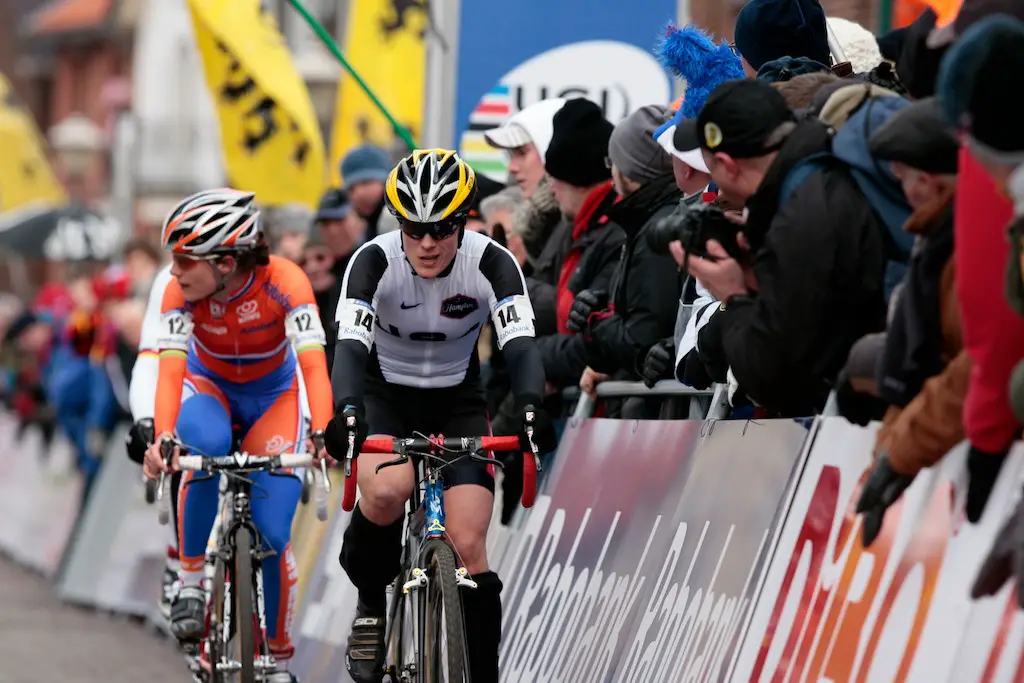 Compton leading Vos at the 2009 Cyclocross World Championships in Hoogerheide. photo: Joe Sales