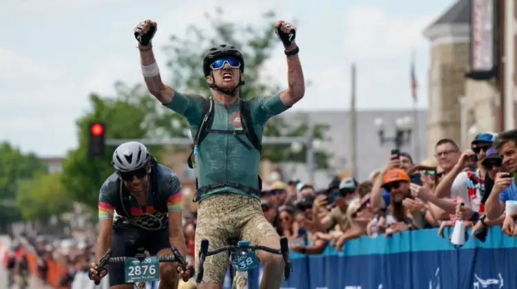 Ian Boswell outkicks Laurens Ten Dam at the 2021 Unbound Gravel race. photo: courtesy