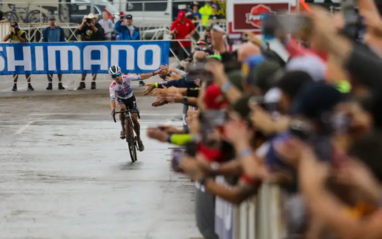 Eli Iserbyt takes another World Cup victory. 2021 UCI Cyclocross World Cup Waterloo, Elite Men. © D. Mable / Cyclocross Magazine