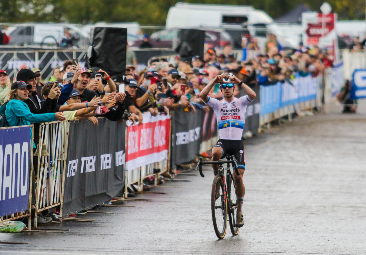 Eli Iserbyt takes another World Cup victory. 2021 UCI Cyclocross World Cup Waterloo, Elite Men. © D. Mable / Cyclocross Magazine