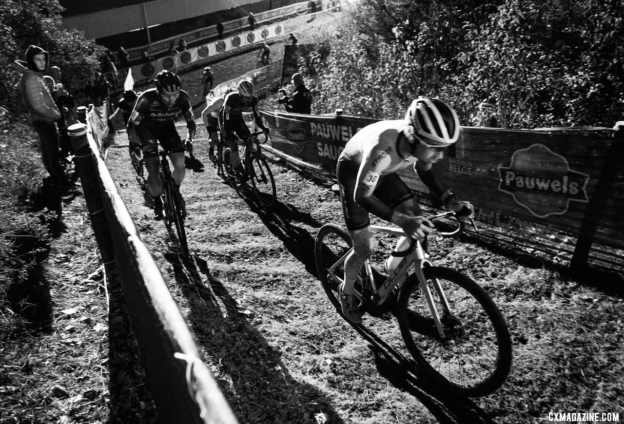 2021 Jingle Cross Day 1 UCI C1 Elite Men's race under the lights. © D. Mable / Cyclocross Magazine