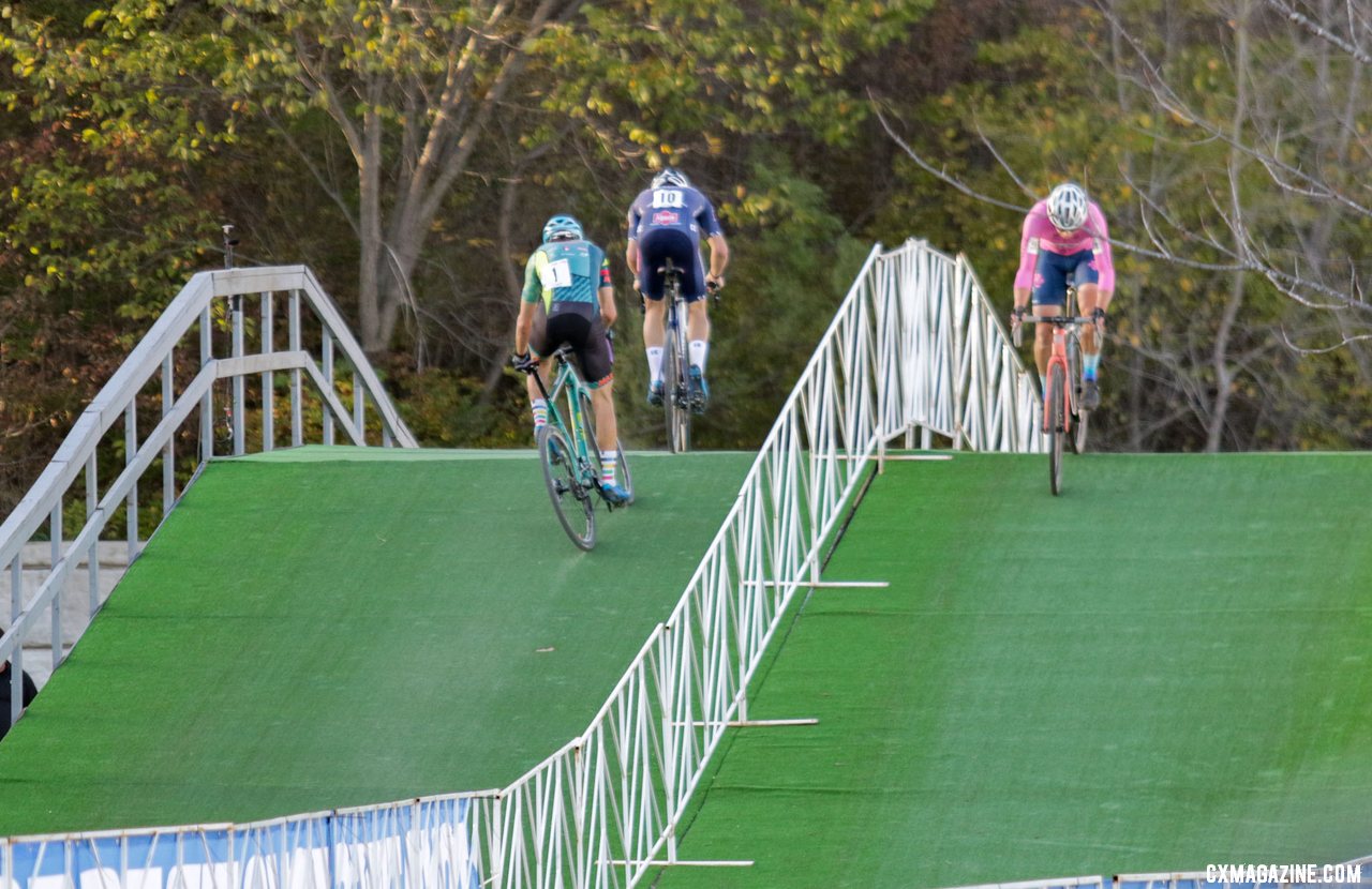 Werner and Vandeputte had a thrilling duel. 2021 Jingle Cross Day 2 Elite Men. © D. Mable / Cyclocross Magazine