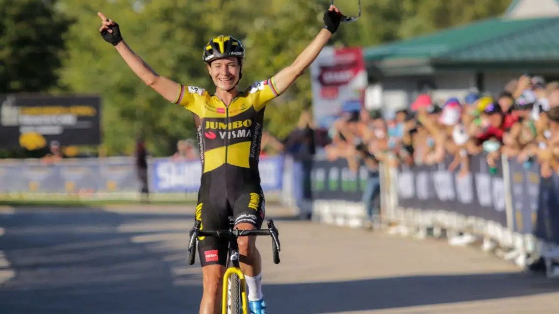 2021 UCI Cyclocross World Cup Iowa City. Elite Women. © D. Mable / Cyclocross Magazine