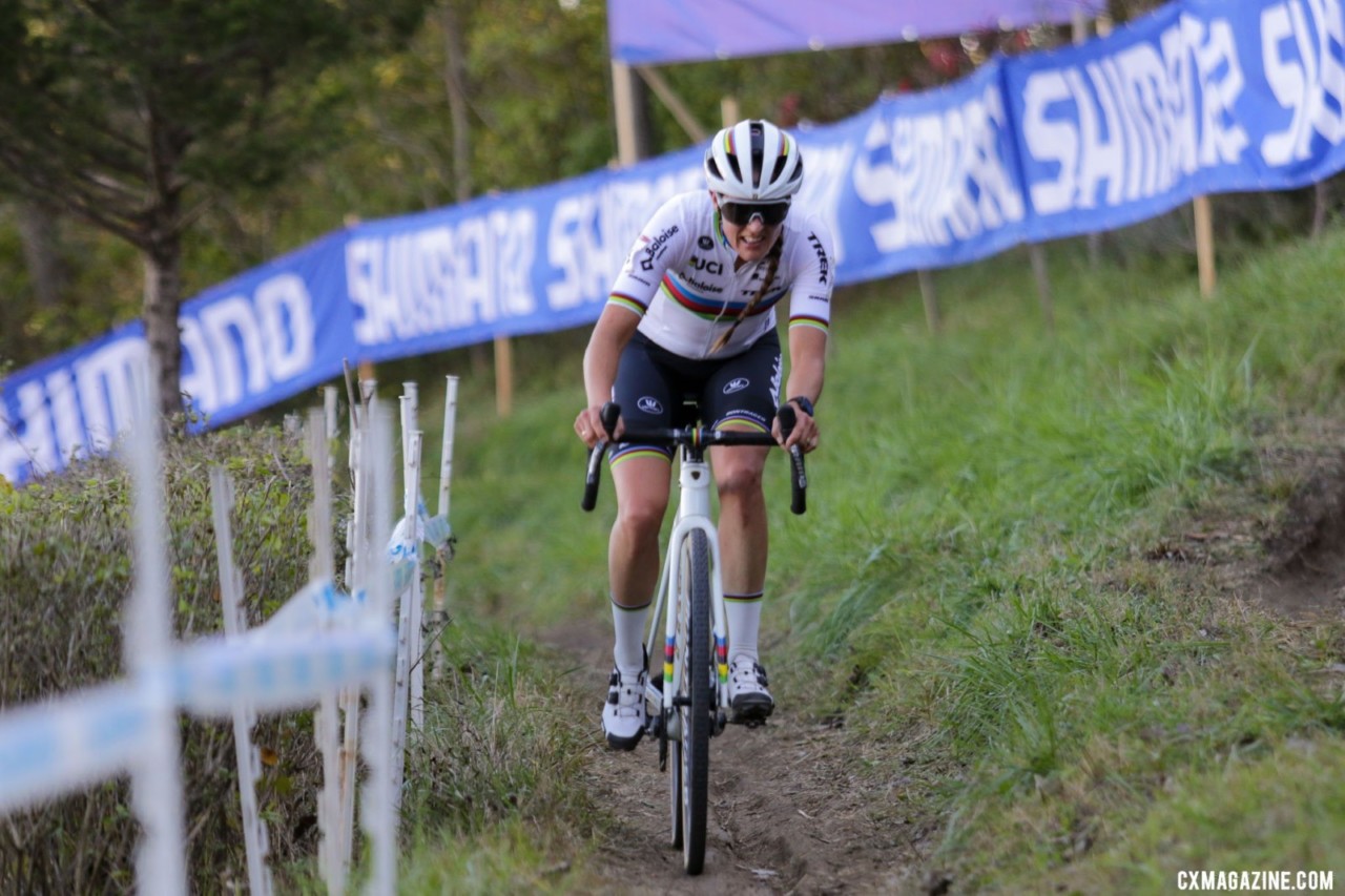 Lucinda Brand finished fourth, and lost her World Cup leader's jersey. 2021 UCI Cyclocross World Cup Iowa City. Elite Women. © D. Mable / Cyclocross Magazine