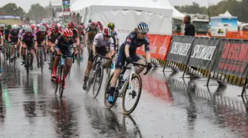 Puck Pieterse grabs the holeshot. 2021 UCI Cyclocross World Cup Fayetteville, Elite Women. © D. Mable / Cyclocross Magazine