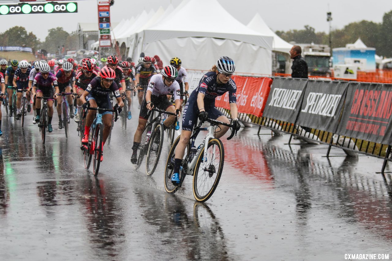 Puck Pieterse grabs the holeshot. 2021 UCI Cyclocross World Cup Fayetteville, Elite Women. © D. Mable / Cyclocross Magazine