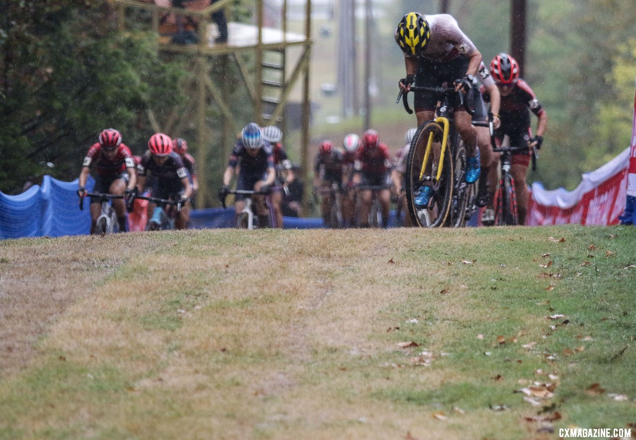 Vos attacked the climbs on the early laps. 2021 UCI Cyclocross World Cup Fayetteville, Elite Women. © D. Mable / Cyclocross Magazine
