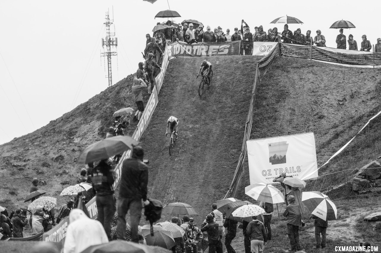 Brand leads Vos after the stairs. 2021 UCI Cyclocross World Cup Fayetteville, Elite Women. © D. Mable / Cyclocross Magazine